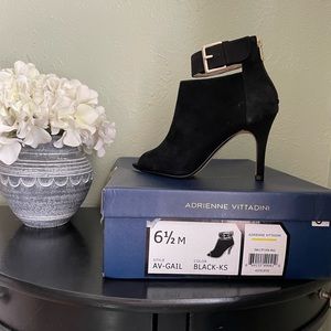 Elegant Black Suede High Heel Peeptoe NIB Booties size 6.5